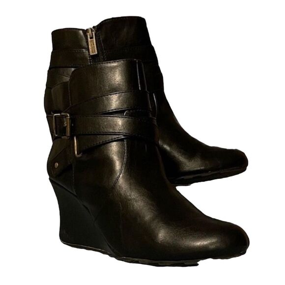 Keneth Cole Reaction Booties​ - Picture 5 of 5